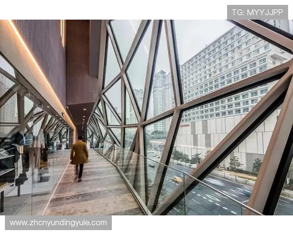 云顶赌场门口的周边配套设施介绍，方便玩家进行休闲娱乐和餐饮选择